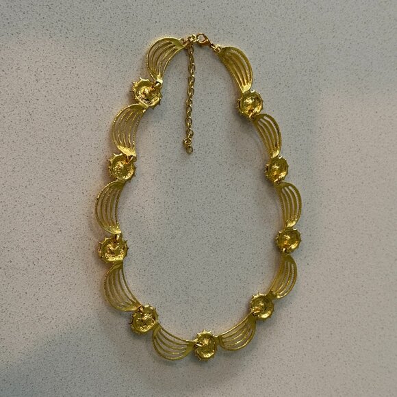 GOLD TONE NECKLACE WITH LAVENDER CRYSTALS - Picture 6 of 8